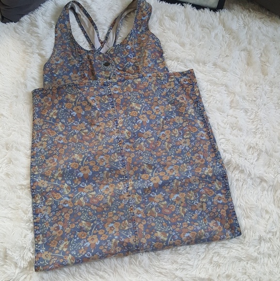 🌺🌻🌷🌼Floral Dress🌹🌷🌸💐 - Picture 4 of 8